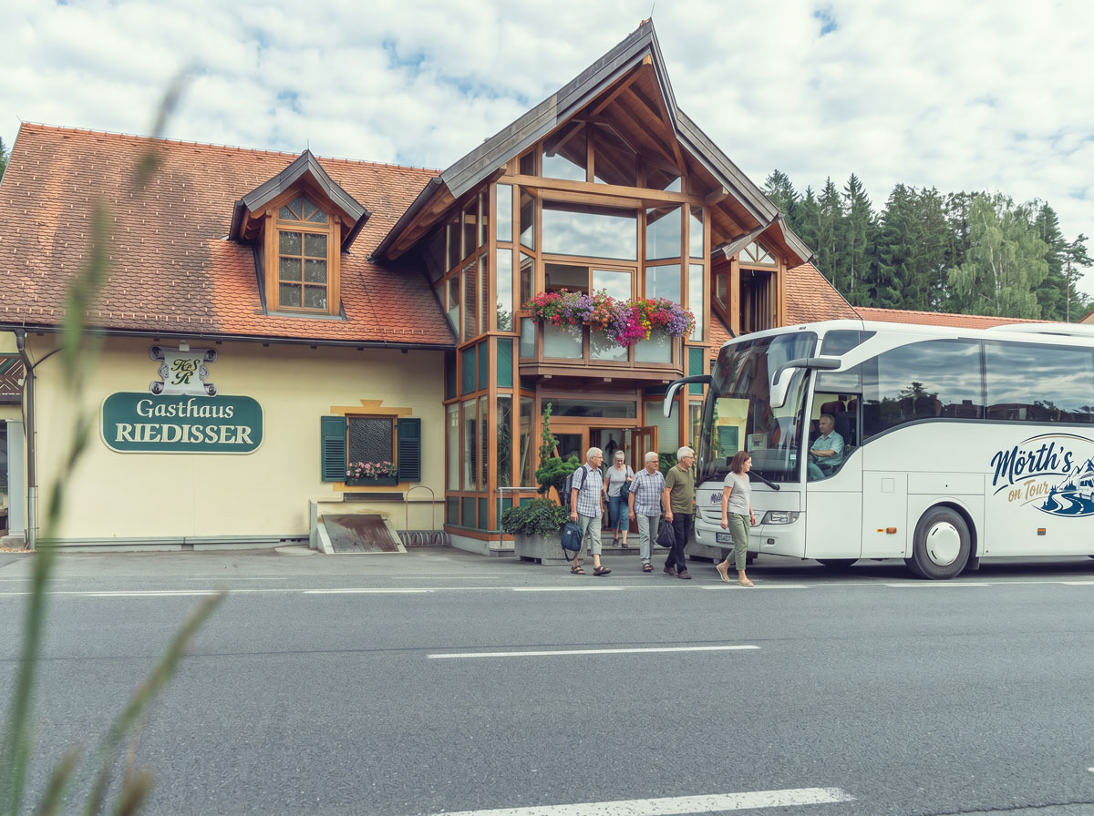 Gastlichkeit - Busgruppen willkommen - Landgasthof Riedisser
